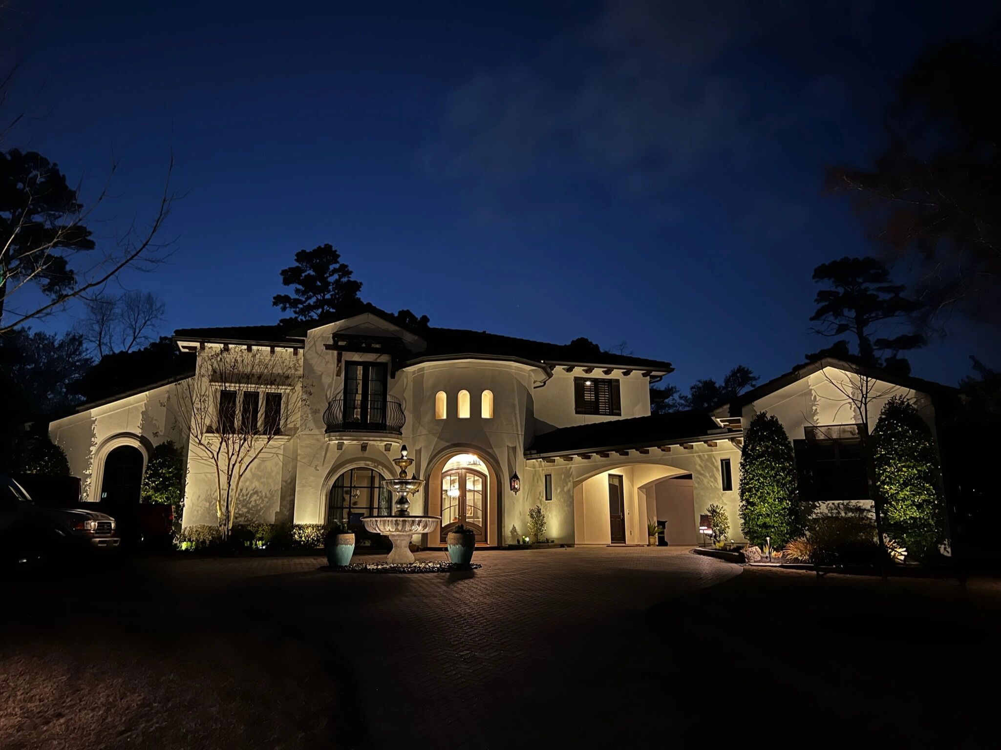 Luxury Landscape Lighting & Outdoor Audio
