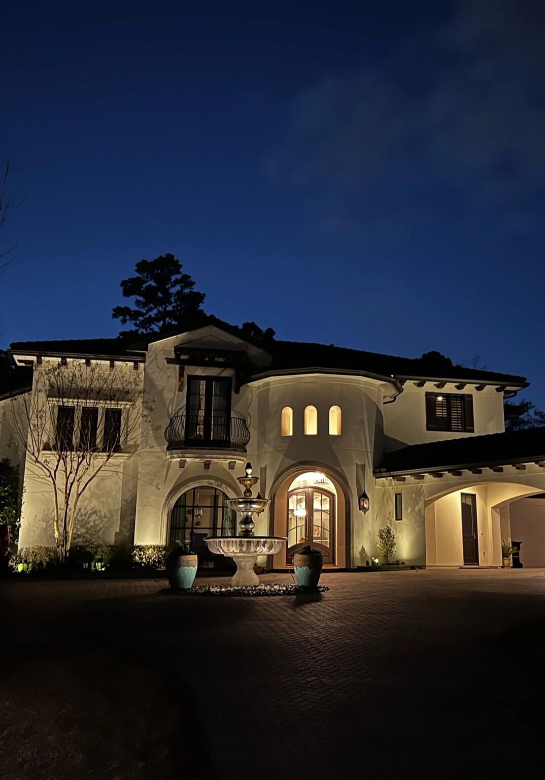 Luxury Landscape Lighting & Outdoor Audio